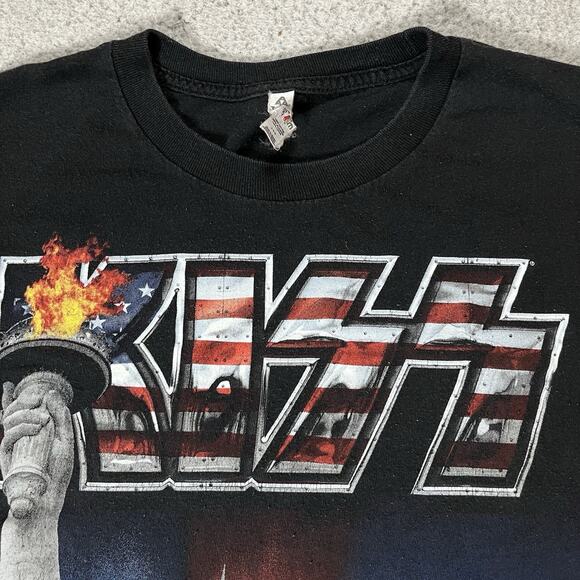 Kiss T Shirt Mens L Freedom To Rock Tour Concert Band Short Sleeve Music 2016 - Picture 9 of 13